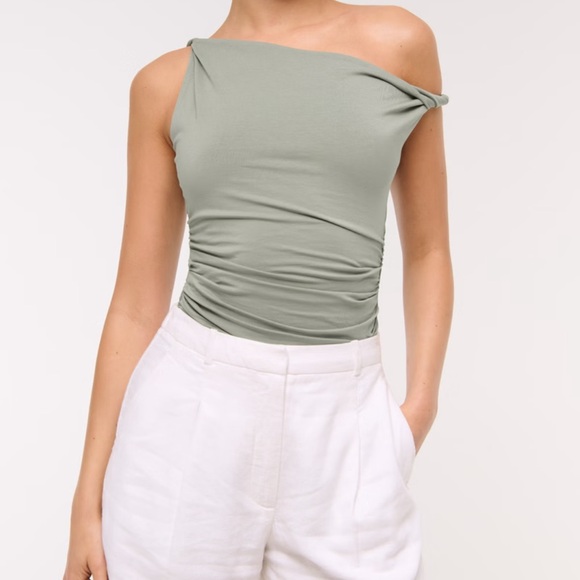 Abercrombie & Fitch Asymmetrical Twist Top - Picture 2 of 6